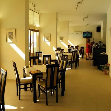 Hotel Семеен Хотел Делфин Бийч Ravda