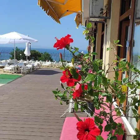 Семеен Хотел Делфин Бийч Hotel *
